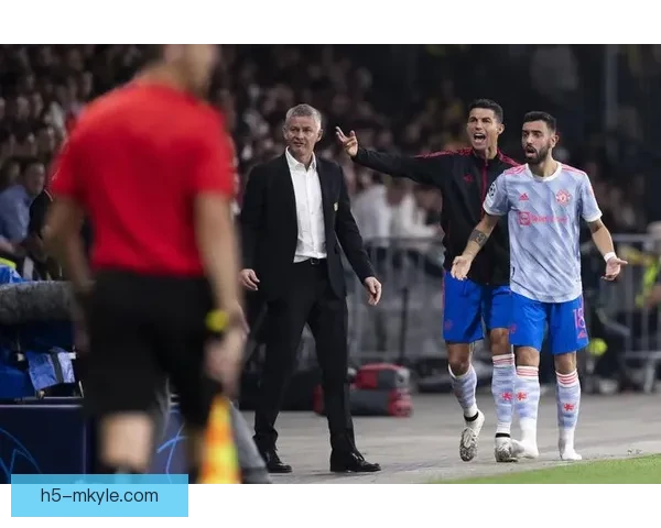 舍伍德怒批两新援不配曼联